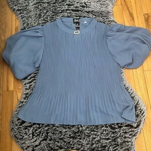 Blue puff sleeve shirt